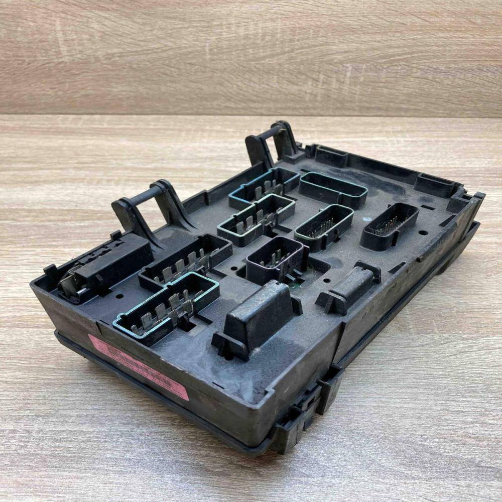 04727558AD   Fuse module Chrysler Voyager