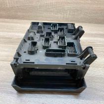 04727558AD   Fuse module Chrysler Voyager