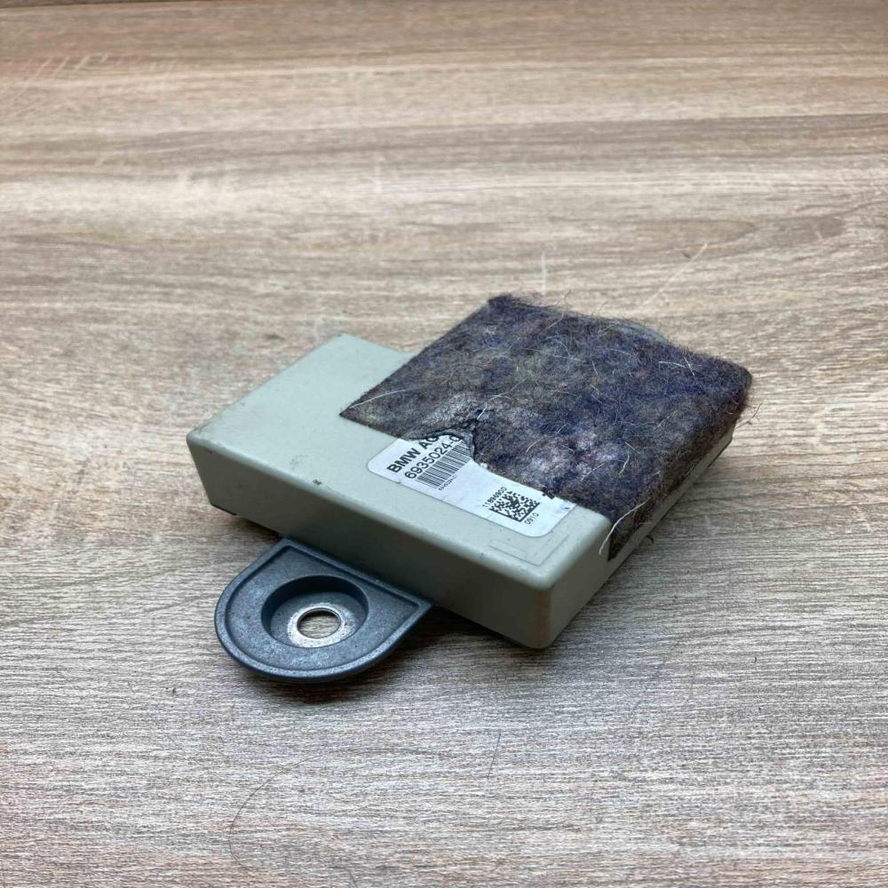 6935024   Aerial antenna amplifier BMW 5 E60 E61