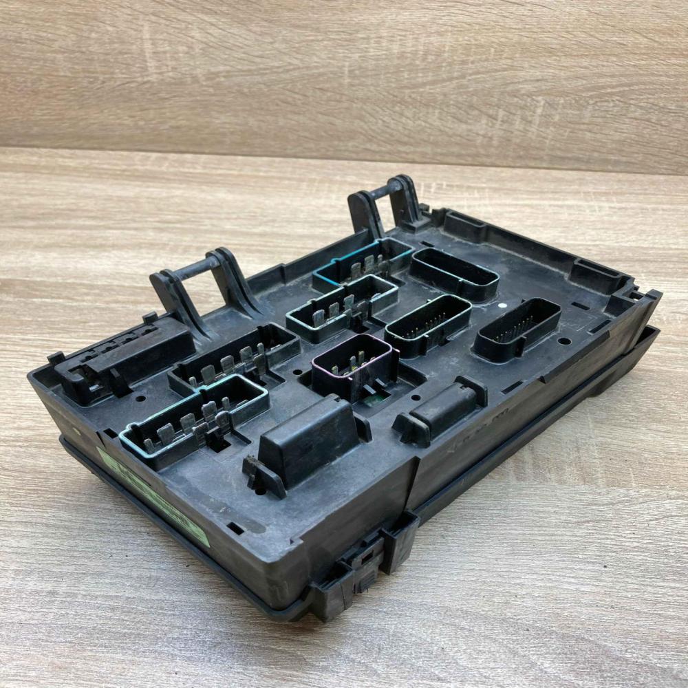 05144509AB   Fuse module Chrysler Voyager