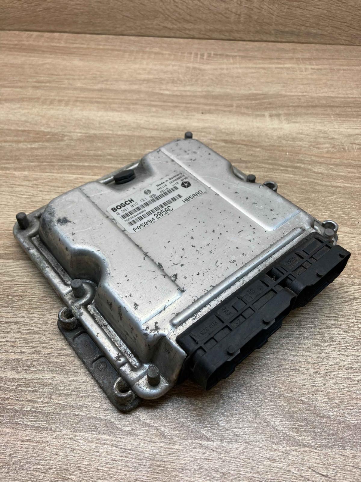 P05094285AC 0281012121  Engine control unit/module ECU Chrysler Voyager