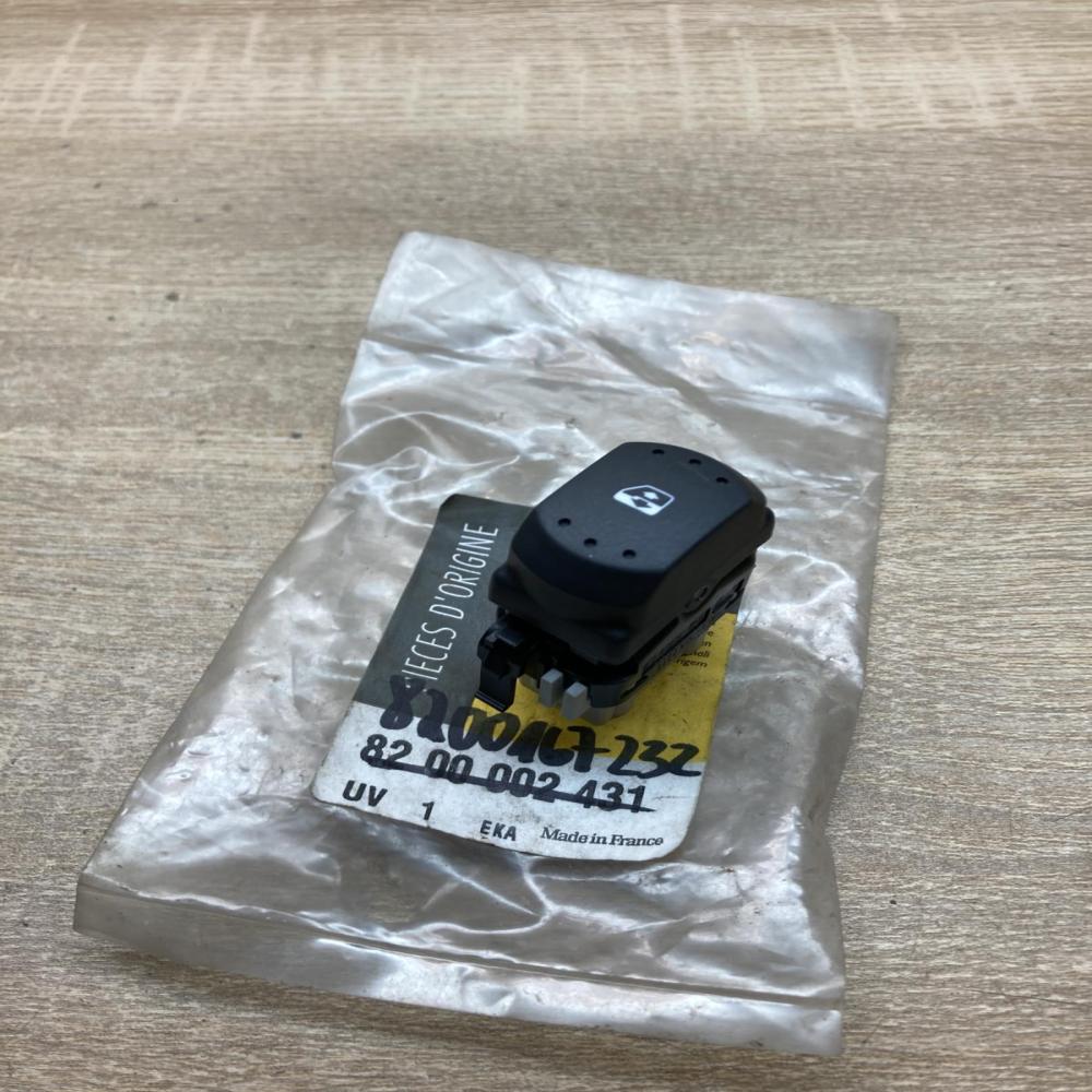 8200167232 2648802  Electric window control switch Renault Laguna II