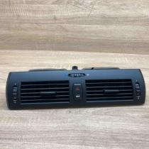 3400074   Dash center air vent grill BMW X3 E83
