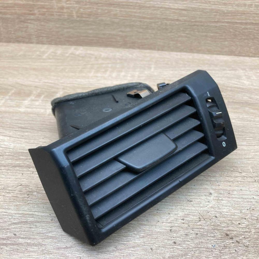 3400075   Dashboard side air vent grill/cover trim BMW X3 E83