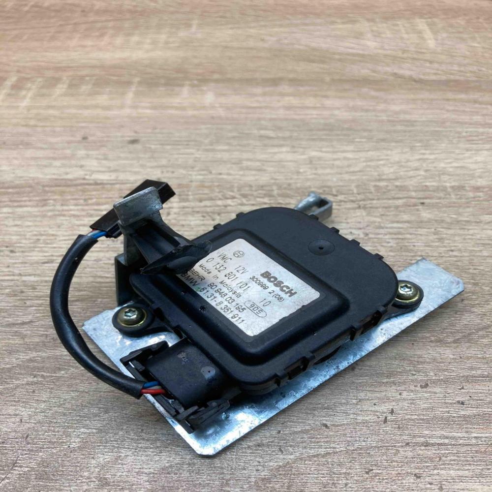 8361911 0132801101  Air flap motor/actuator BMW 3 E36