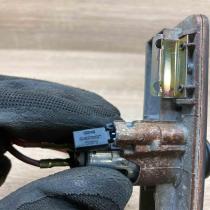 1378107 0 965147 2  12 V Socket (rear) BMW 7 E38