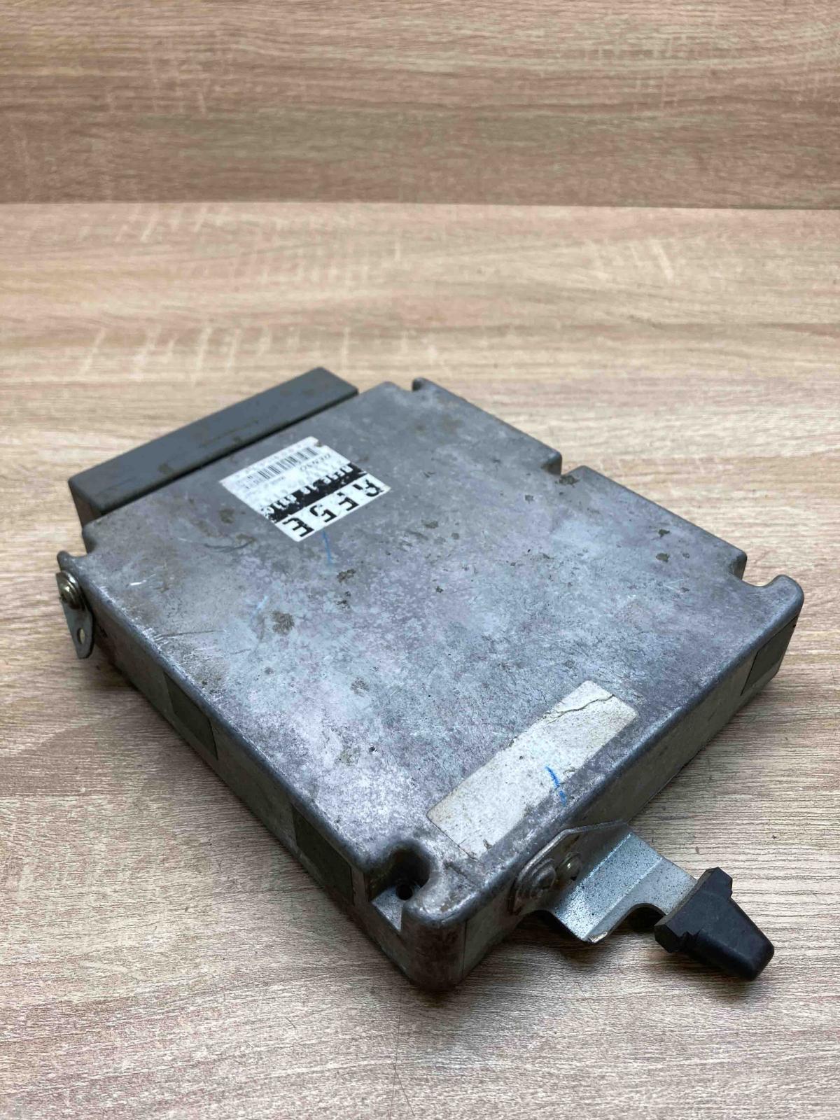 RF5E 18 881C 275800 6153  Engine control unit/module ECU Mazda 6