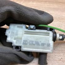 6985880 6985880 04  Fuel tank cap lock motor BMW 3 E90 E91
