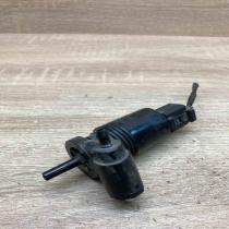 2751743  With Plug Windscreen/windshield washer pump BMW 5 E60 E61