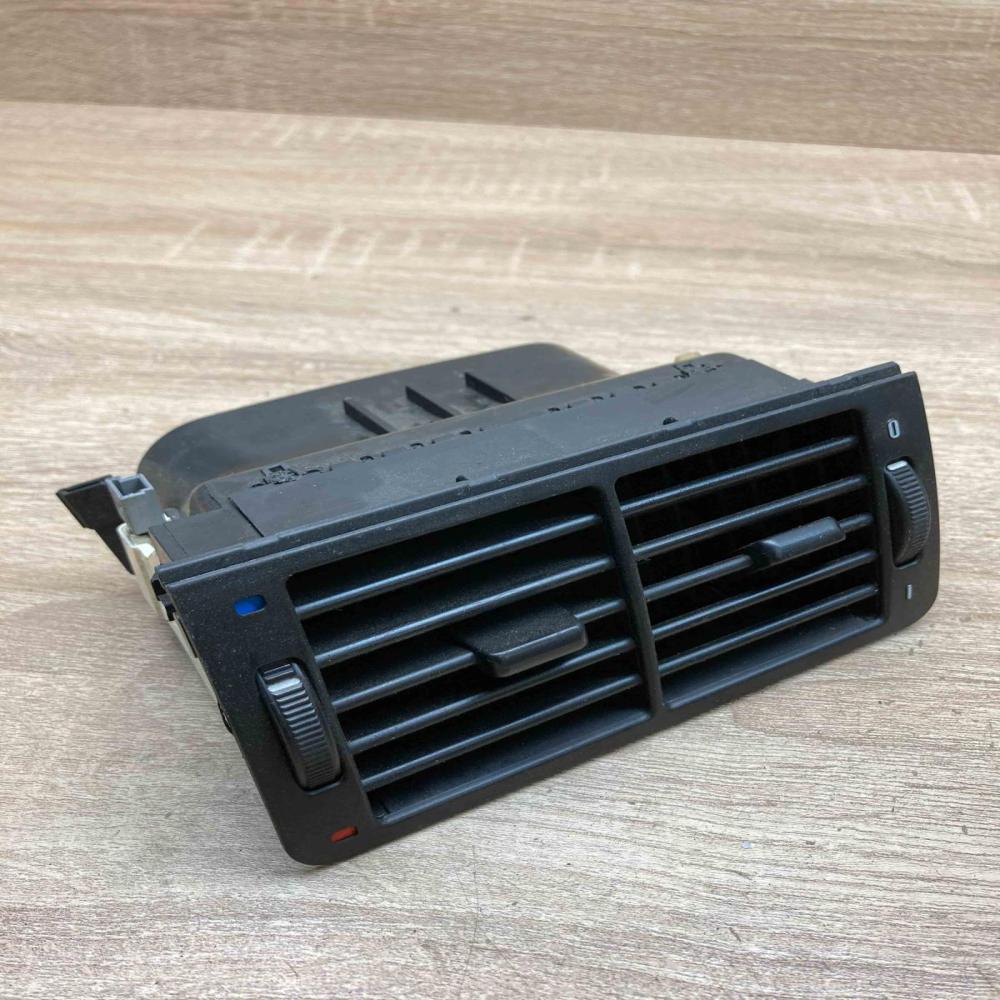8390117 8390290 8364120 Rear air vent grill BMW 7 E38