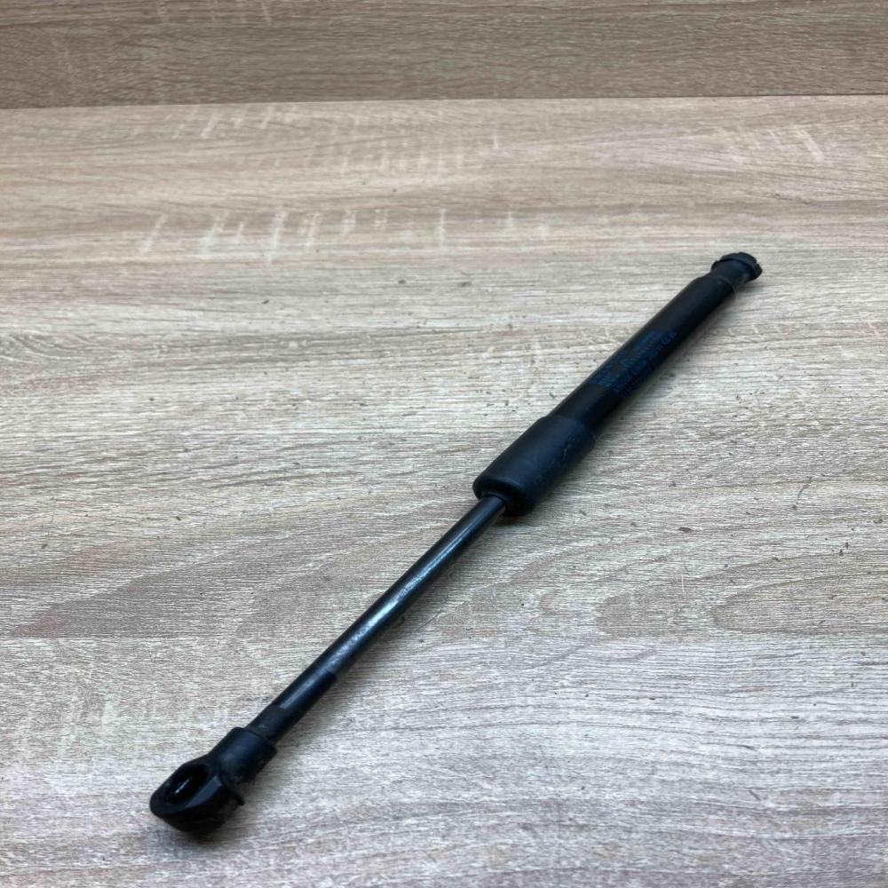 7200197 7200197 03  Front bonnet/hood damper/strut BMW 5 GT F07