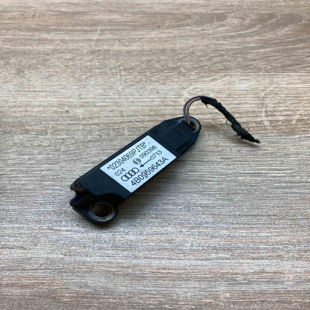 4B0959643A   Airbag deployment crash/impact sensor Audi A6 S6 C5 4B