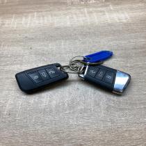 490RMB03   Ignition key/card Volkswagen PASSAT B8