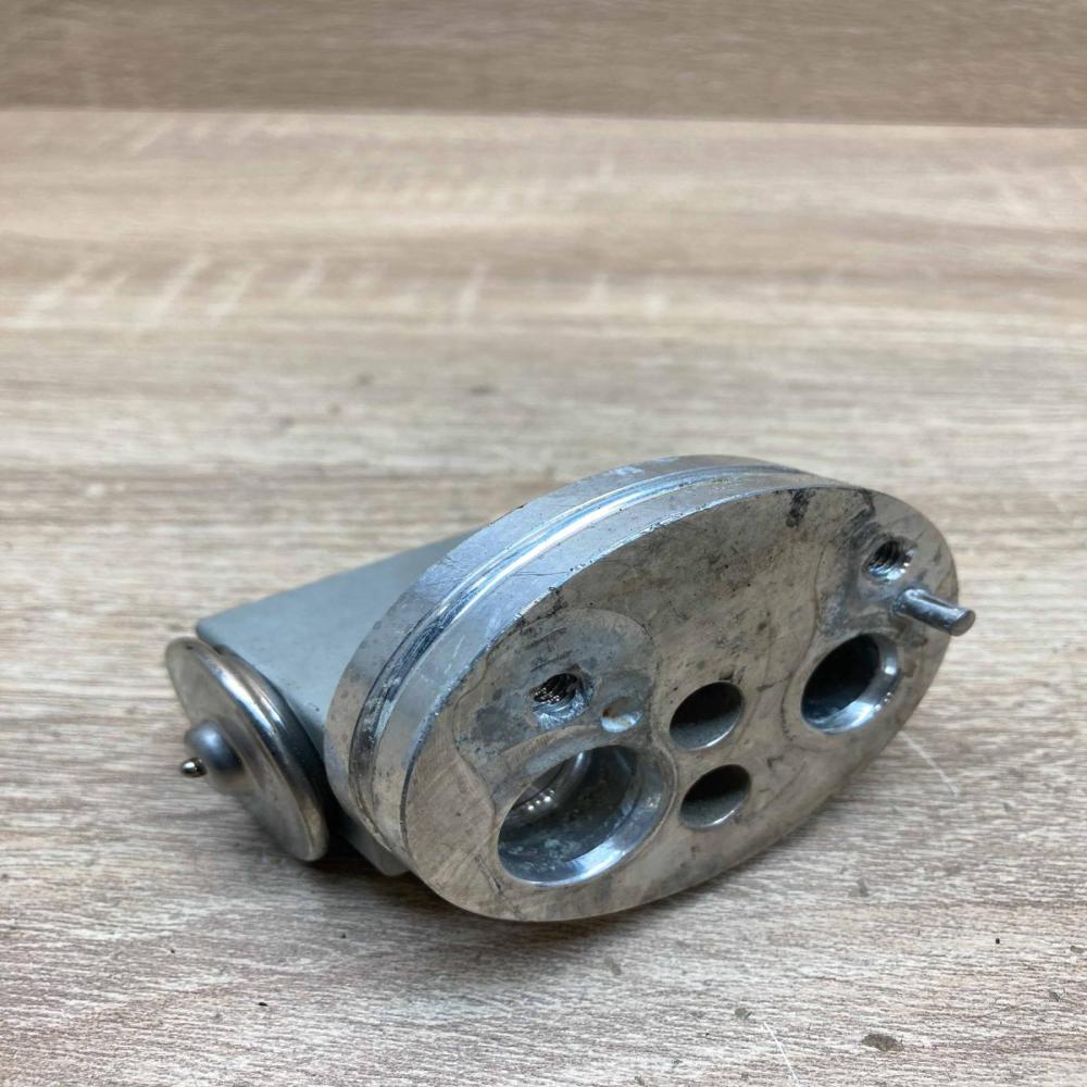 9159803   Air conditioning (A/C) expansion valve BMW 7 F01 F02 F03 F04