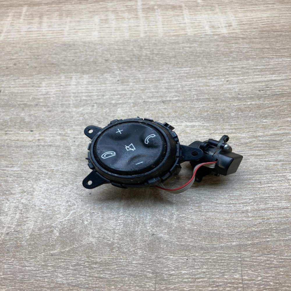 2218210551   Steering wheel buttons/switches Mercedes-Benz S W221