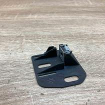 7136828   Fender mounting bracket BMW 3 E90 E91