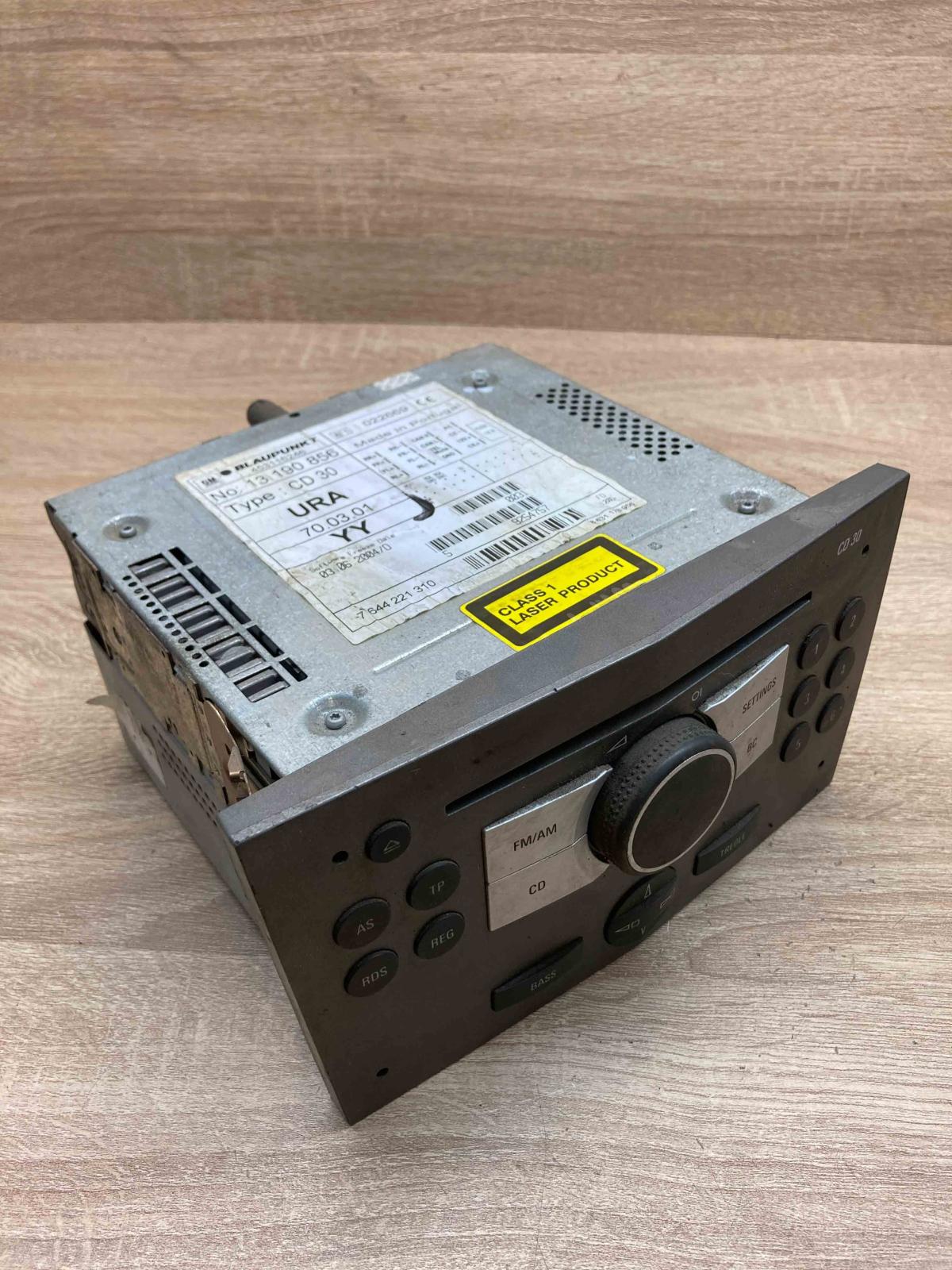 13190856   Radio/CD/DVD/GPS head unit Opel Astra H