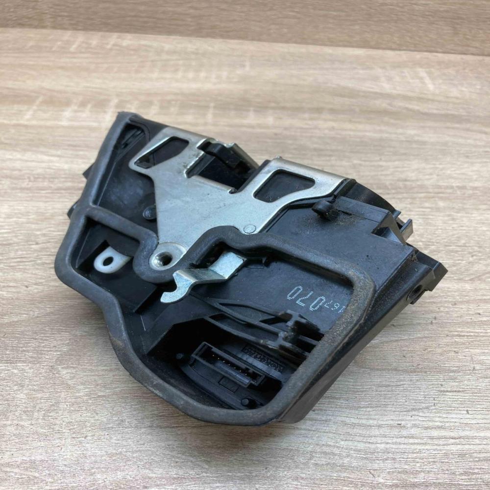 7167070   Rear door lock BMW 5 E60 E61
