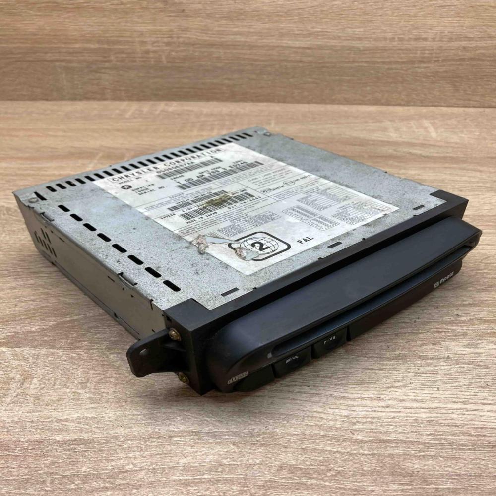 05080687AA  DVD CD/DVD changer Chrysler Grand Voyager IV