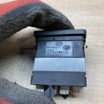1J0963564B   Seat heating switch Volkswagen Golf IV