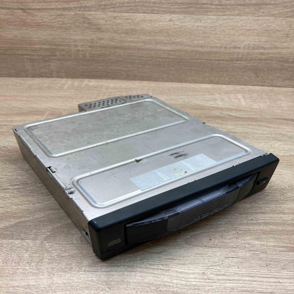 6938975   CD/DVD changer BMW 5 E60 E61