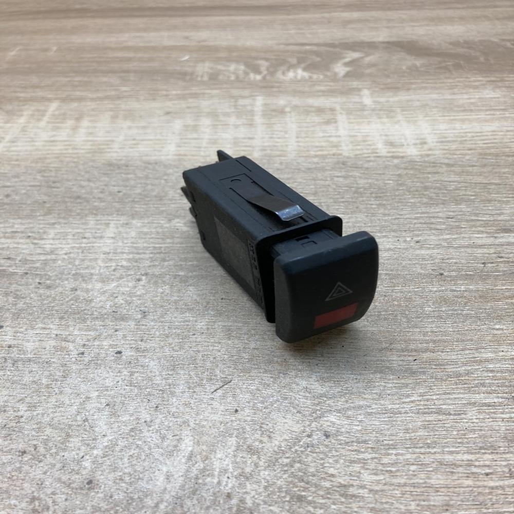 Skoda Octavia   Hazard light switch Skoda Octavia Mk1 (1U)