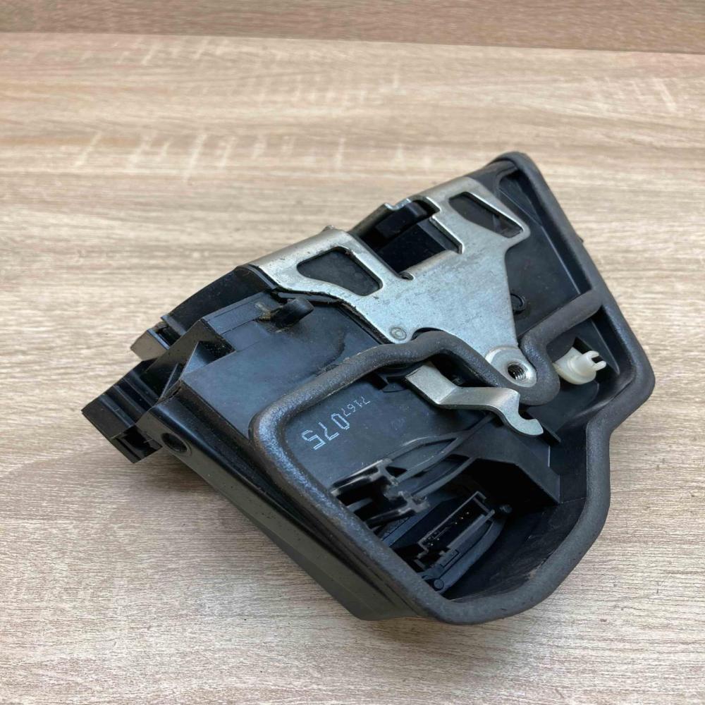 7167075   Rear door lock BMW 5 E60 E61