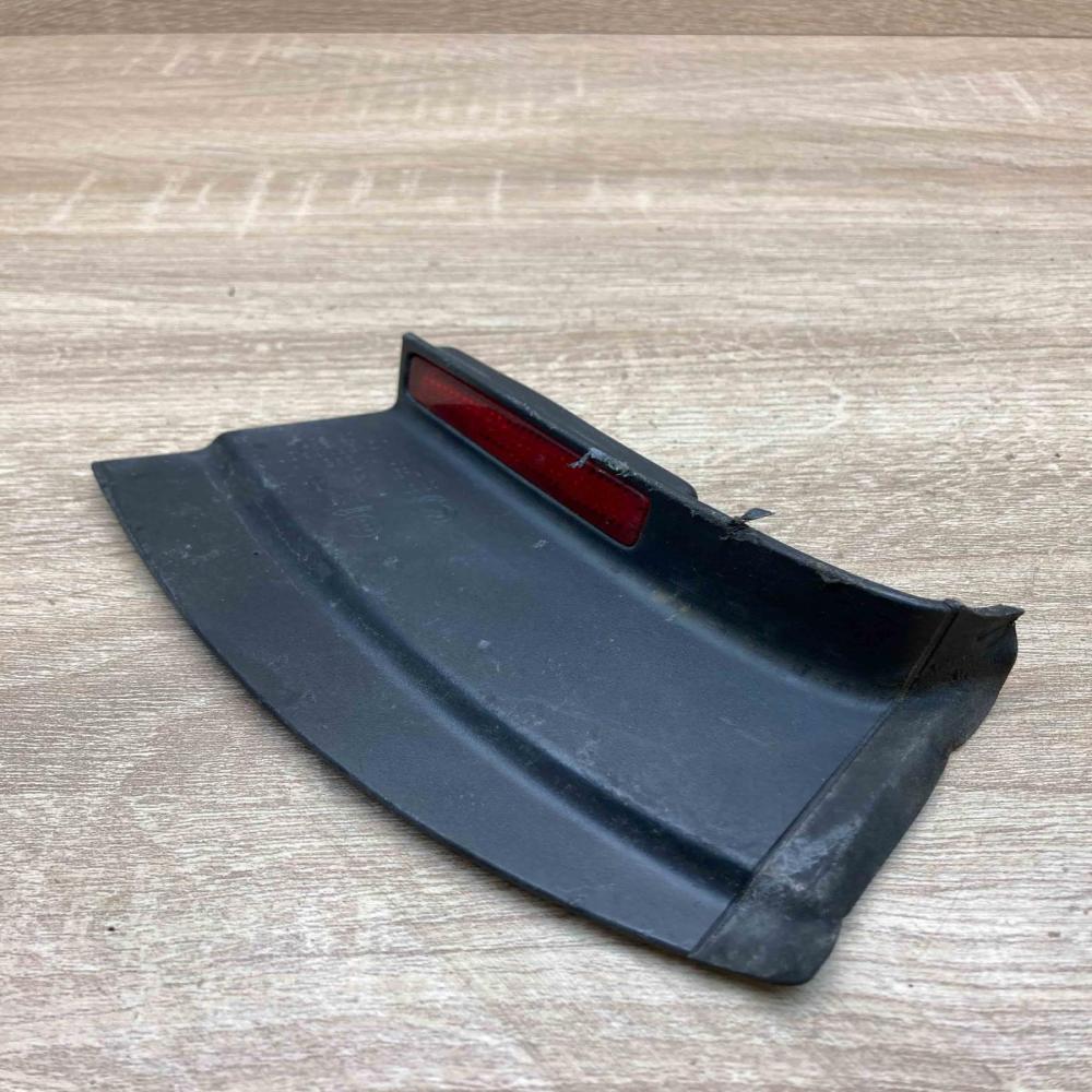 3C9945100A 3C945312A Right Side Rear/tail light trim molding Volkswagen PASSAT B
