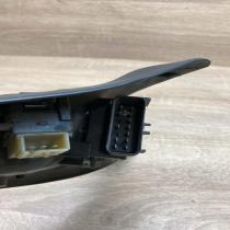 11006B G935 4685435  Electric window control switch Chrysler Voyager