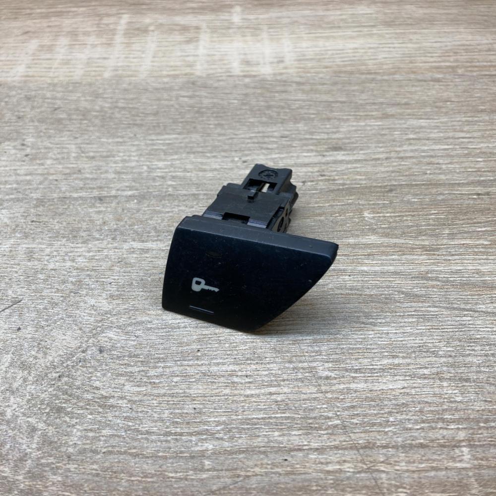 96366604XT   Central locking switch button Peugeot 307