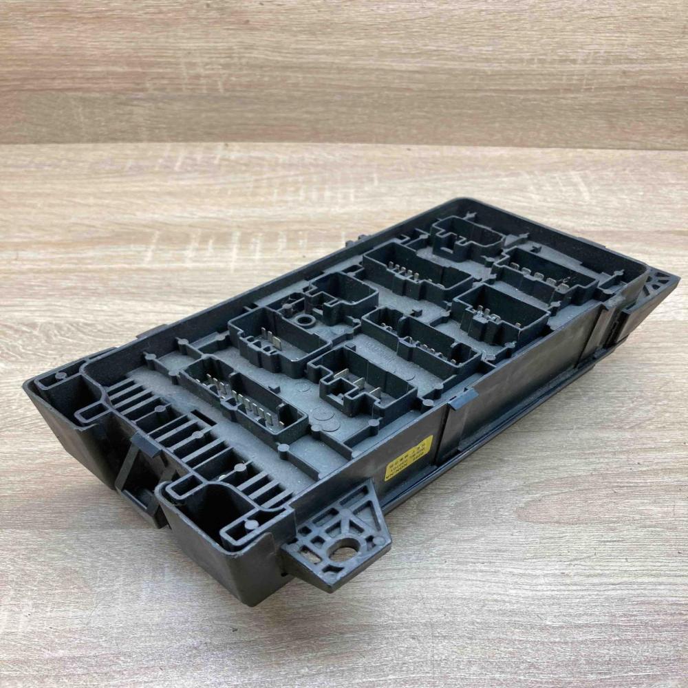0K53H 66 760   Fuse module KIA Carnival