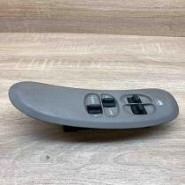 04685732AB   Electric window control switch Chrysler Voyager