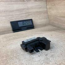 7 22796 01 0   Vacuum valve BMW 7 E38