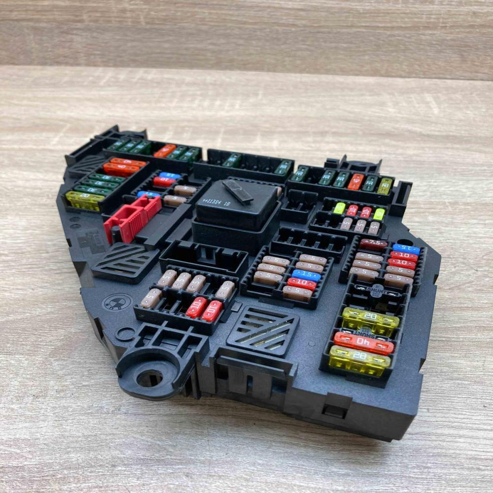 9252813 9252813 01  Fuse module BMW 5 F10 F11