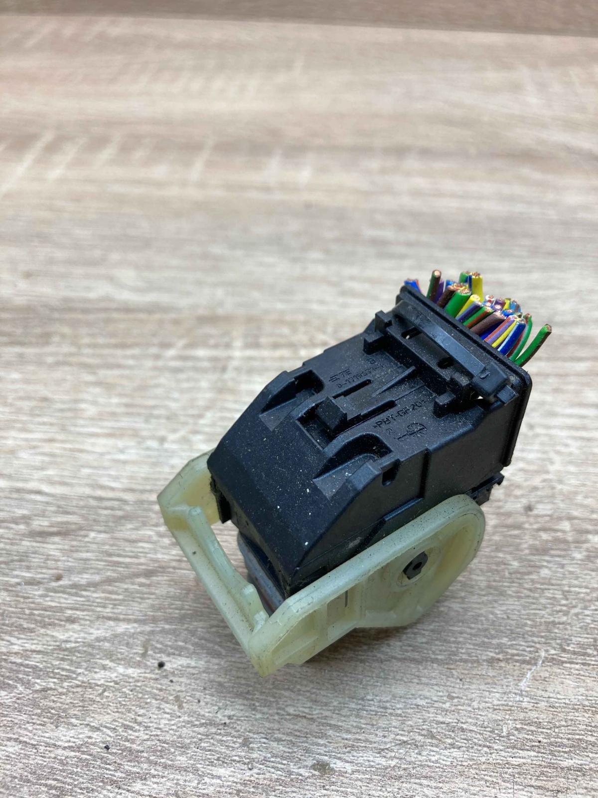0 1719671 1 0 1719679 2  Plug wire BMW 5 E60 E61