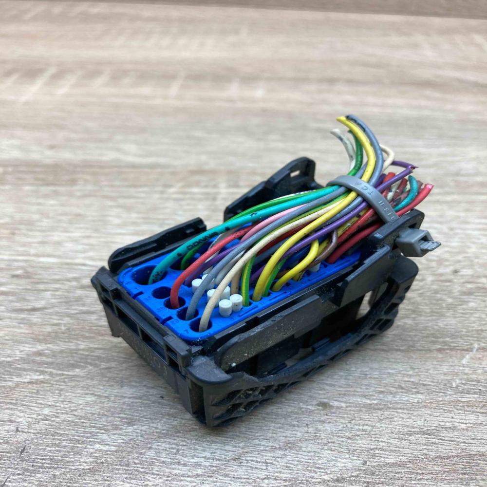 348531101 348531101 01  Plug wire Audi A6 S6 C4 4A