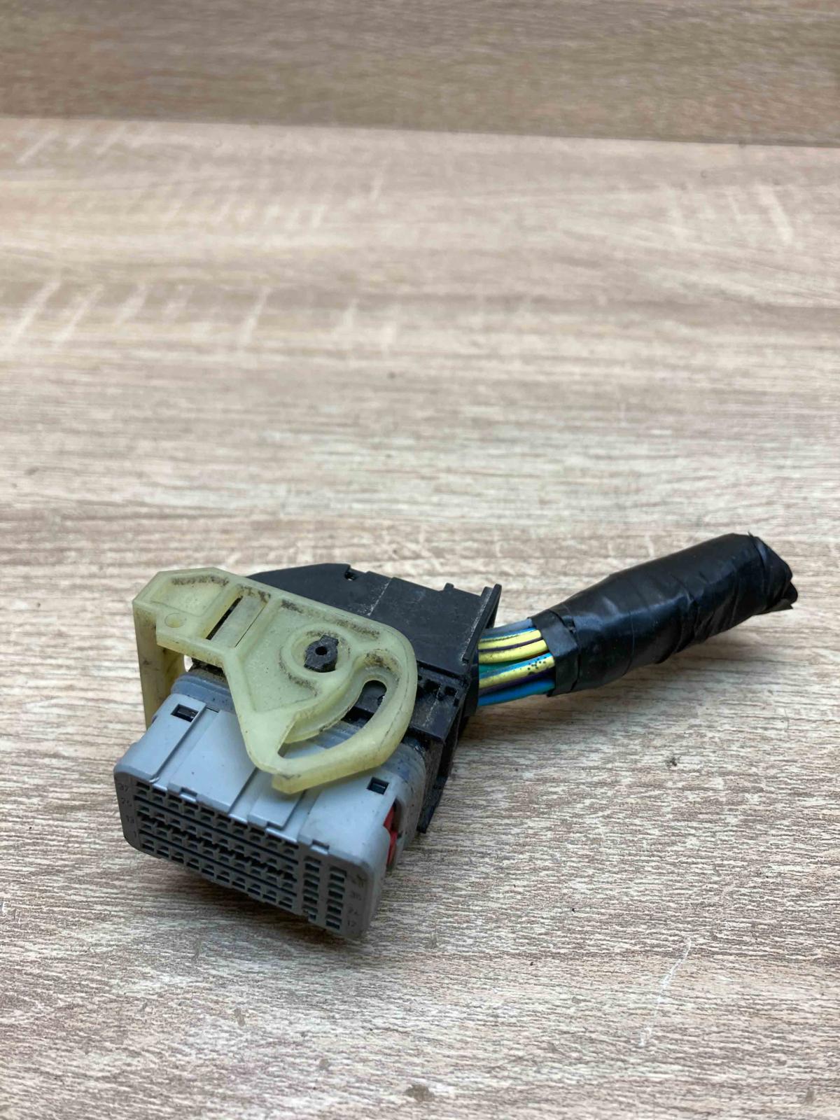 0 1719679 2   Plug wire Peugeot 406