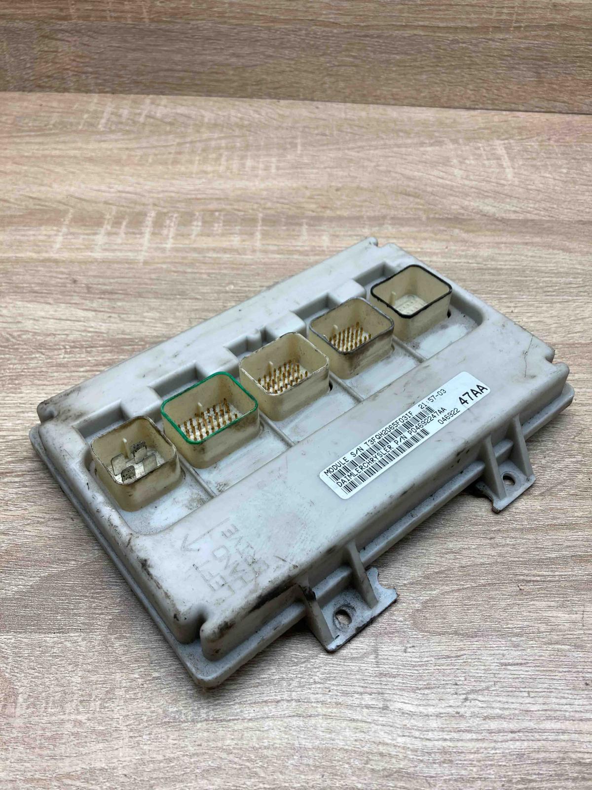 P04692247AA   Central body control module Chrysler Voyager