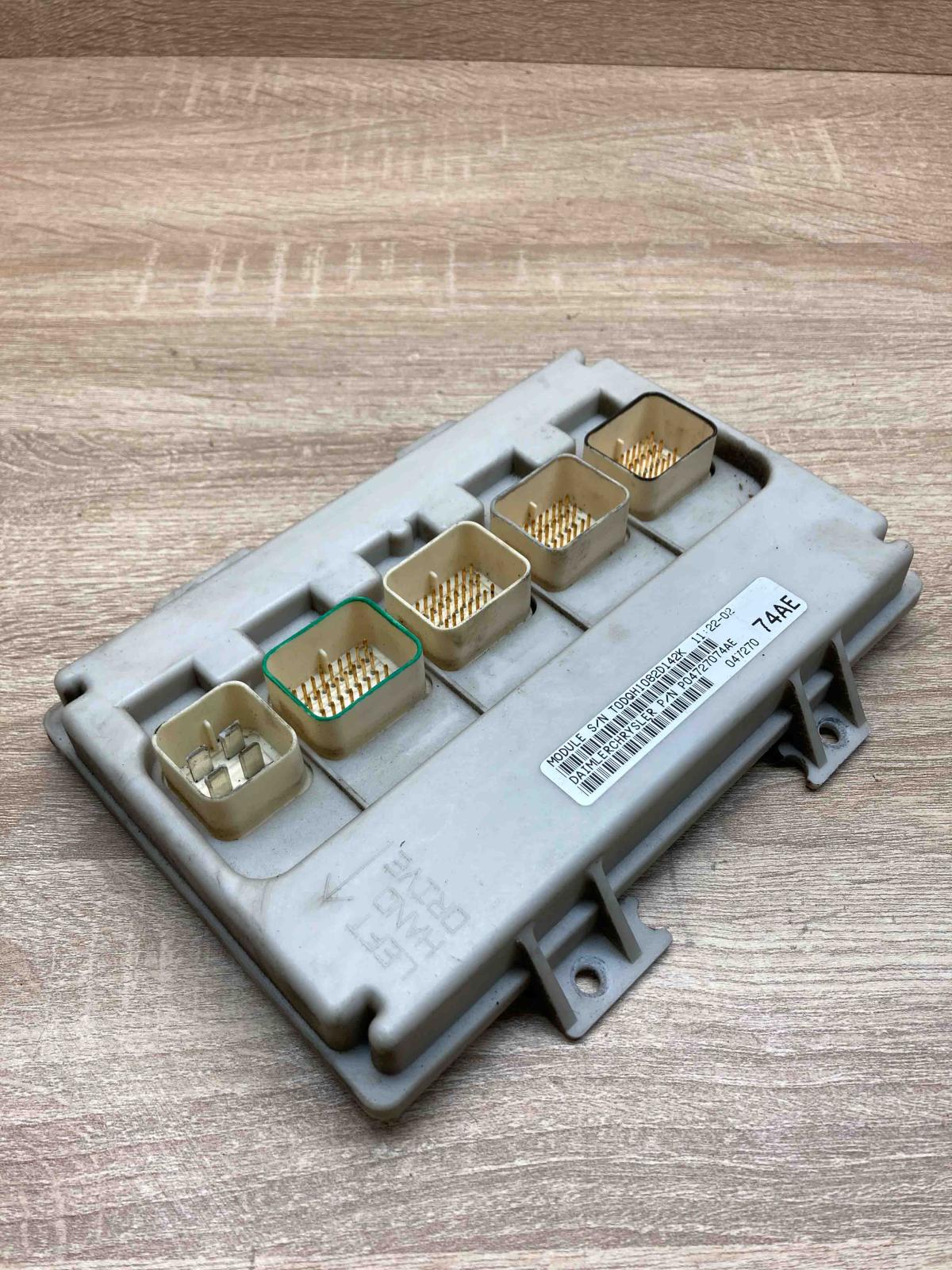 P04727074AE   Central body control module Chrysler Voyager