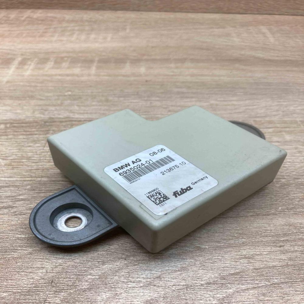 6935024   Aerial antenna amplifier BMW 5 E60 E61