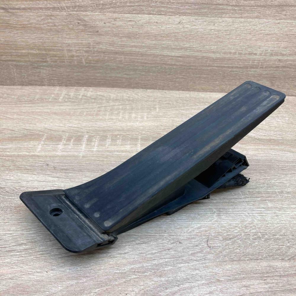 6789998   Accelerator throttle pedal BMW 7 F01 F02 F03 F04