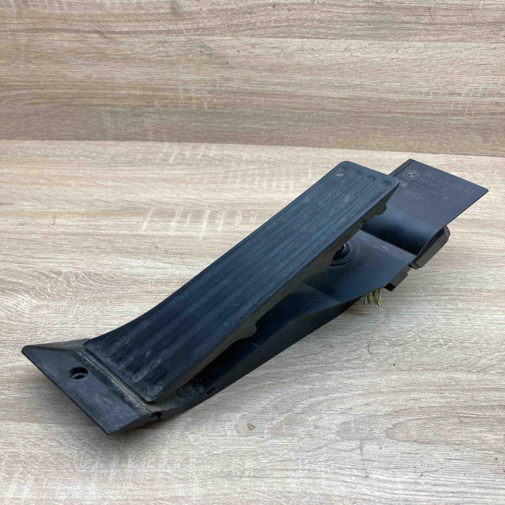 6766930   Accelerator throttle pedal BMW 5 E60 E61