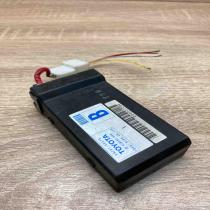 89741 50470 61B202 000  Door control unit/module Toyota Corolla E120 E130