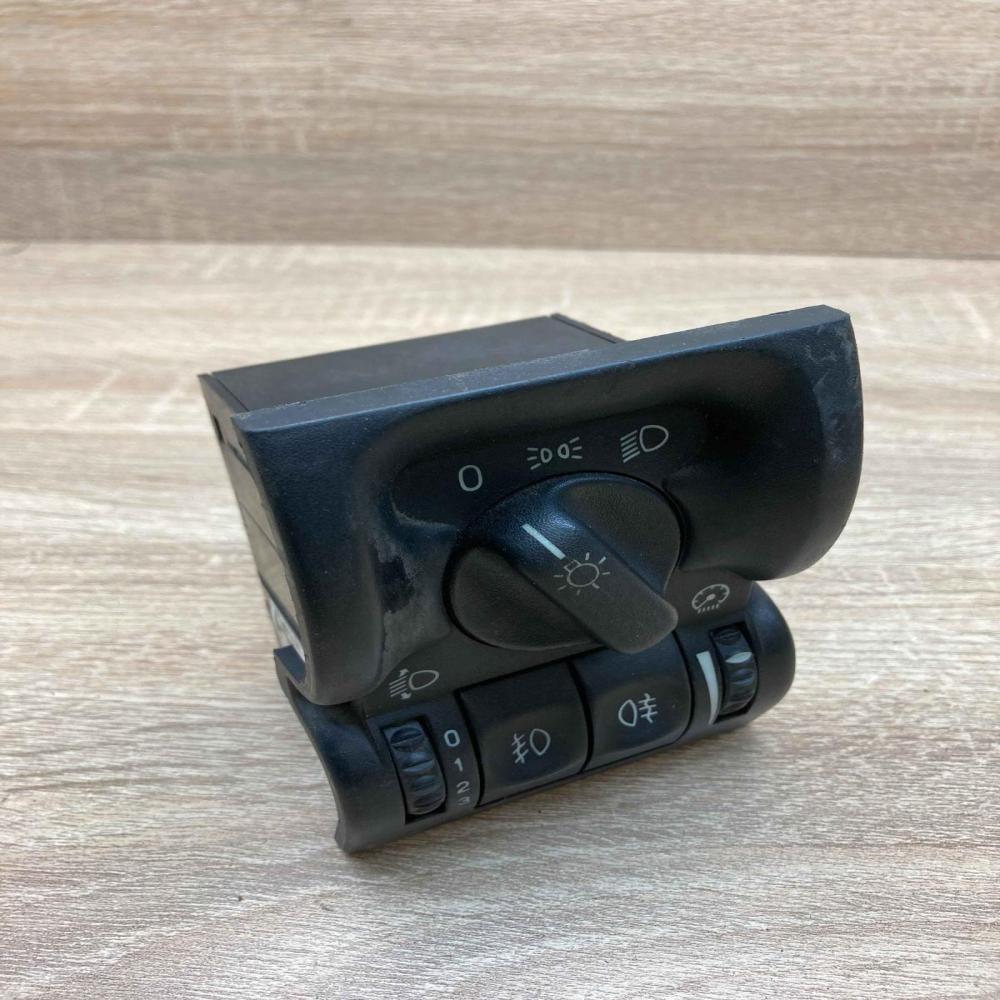 09228133 PR  Light switch Opel Vectra B