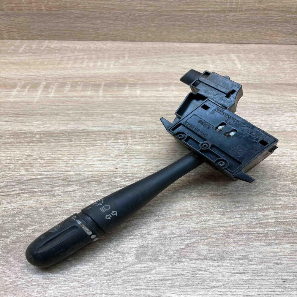 04685711AA 23199  Wiper control stalk Chrysler Voyager