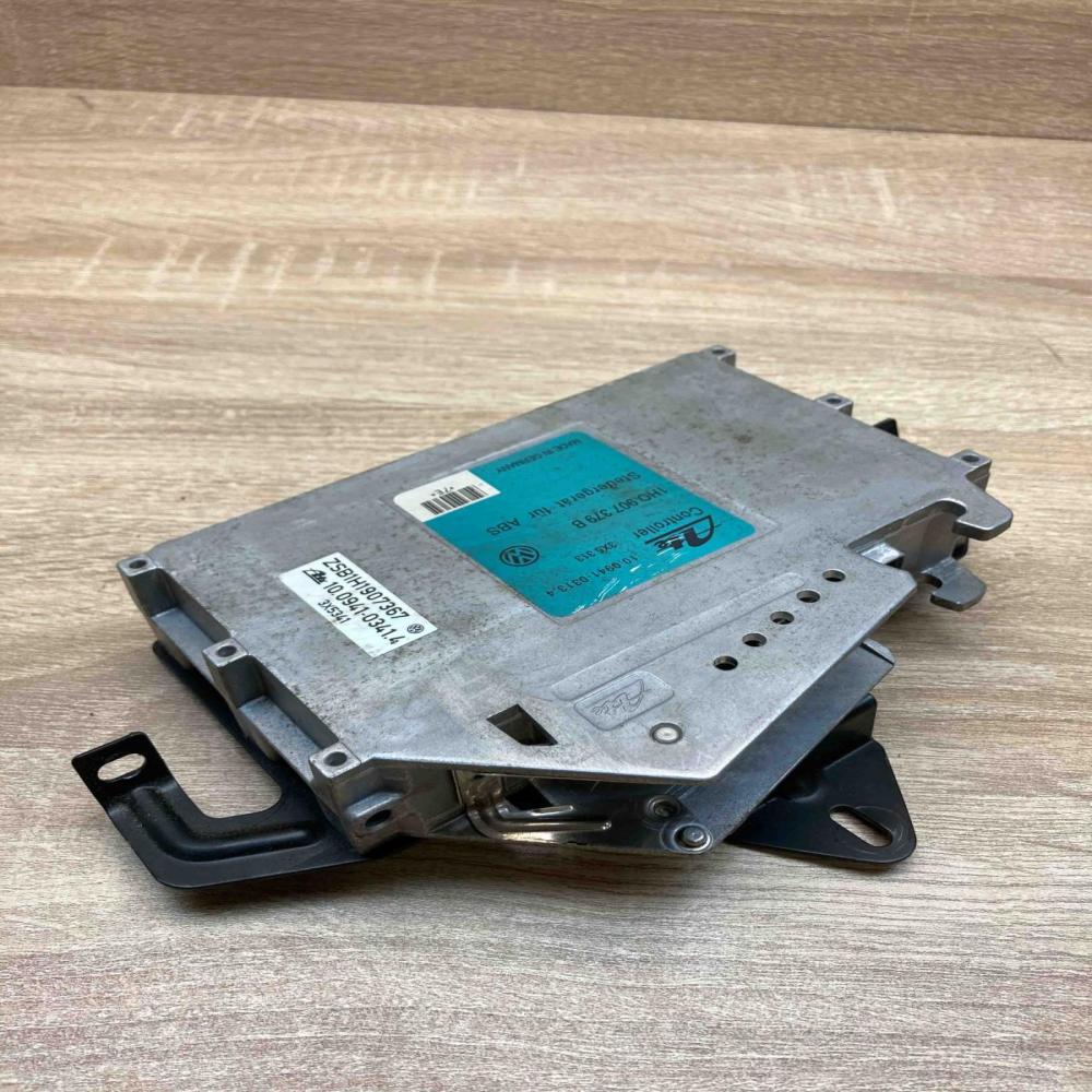 1H0907379B 3X5313  ABS control unit/module Volkswagen Golf III