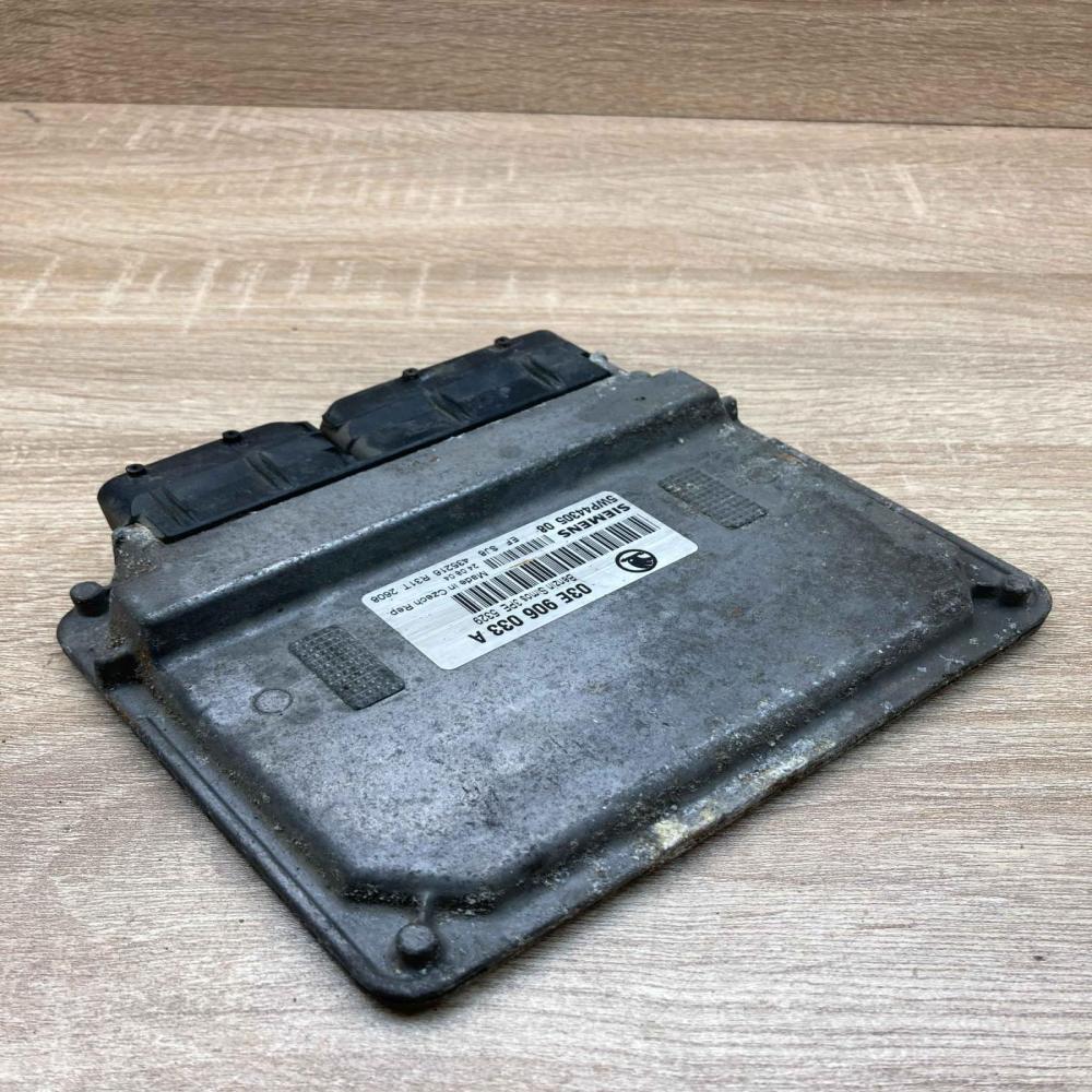 03E906033A 5WP44305 08  Engine control unit/module ECU Skoda Fabia Mk1 (6Y)