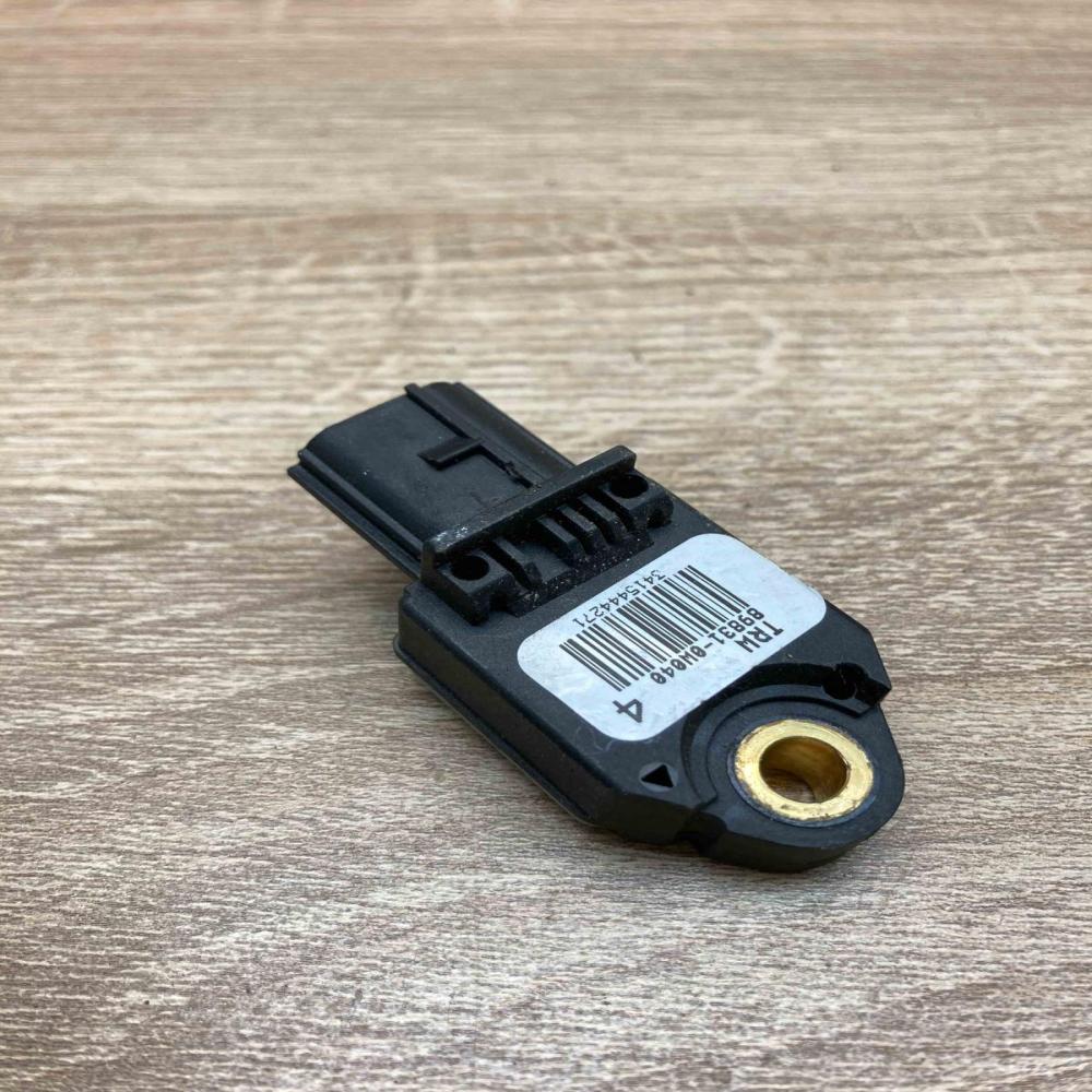 89831 0W040   Airbag deployment crash/impact sensor Lexus IS 220D-250-350