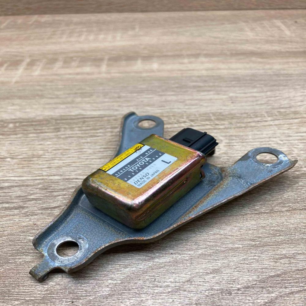 89830 50090 187900 1060 L Airbag deployment crash/impact sensor Toyota Yaris
