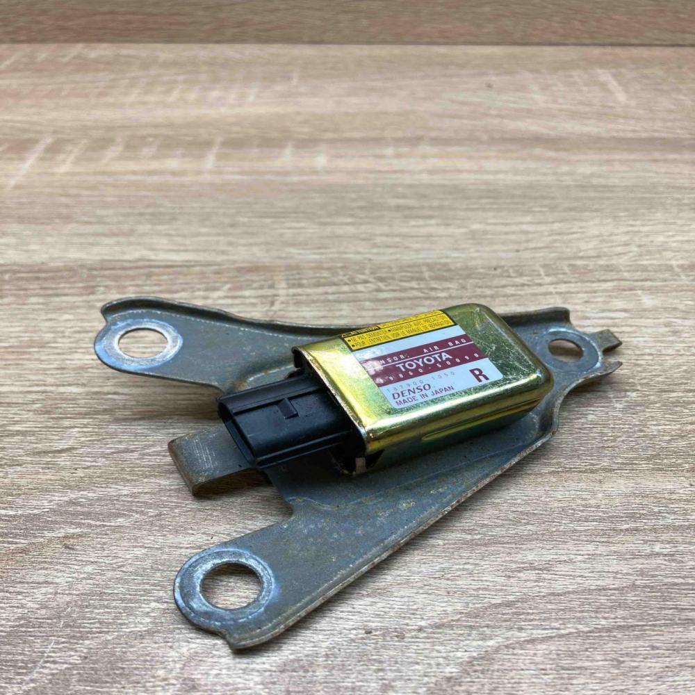 89860 50090 89860 50090 R Airbag deployment crash/impact sensor Lexus GS 300 350